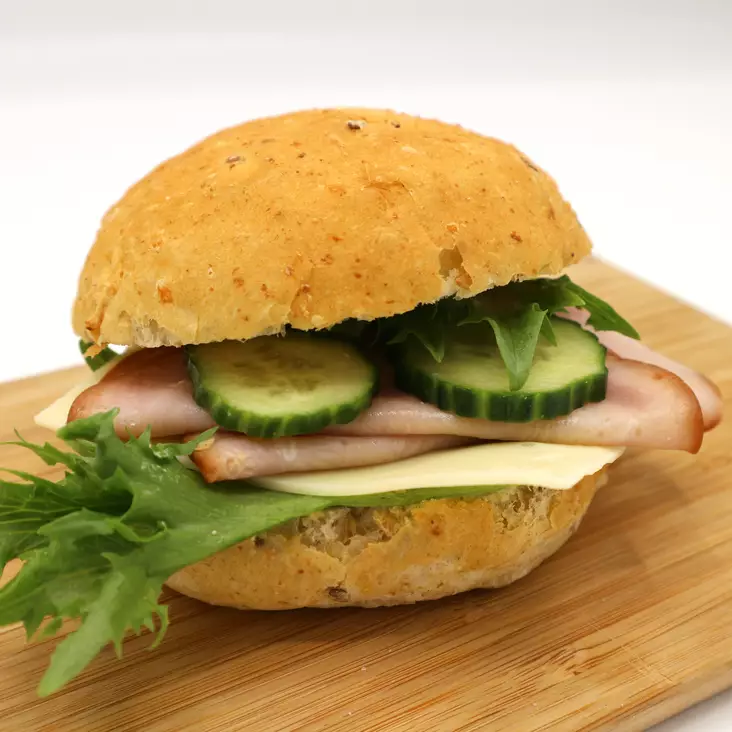 KINKKU-JUUSTOSÄMPYLÄ - Täytetyt patongit ja Sämpylät - 704m - 1