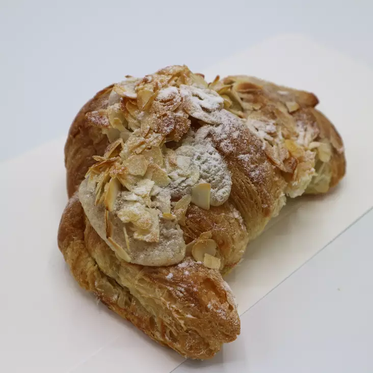 MANTELICROISSANT - Pullat ja pitkot - 253 - 2