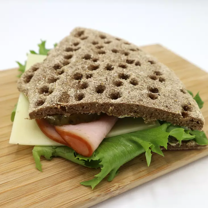 KINKKU-JUUSTORUISLEIPÄ - Täytetyt patongit ja Sämpylät - 705 - 1