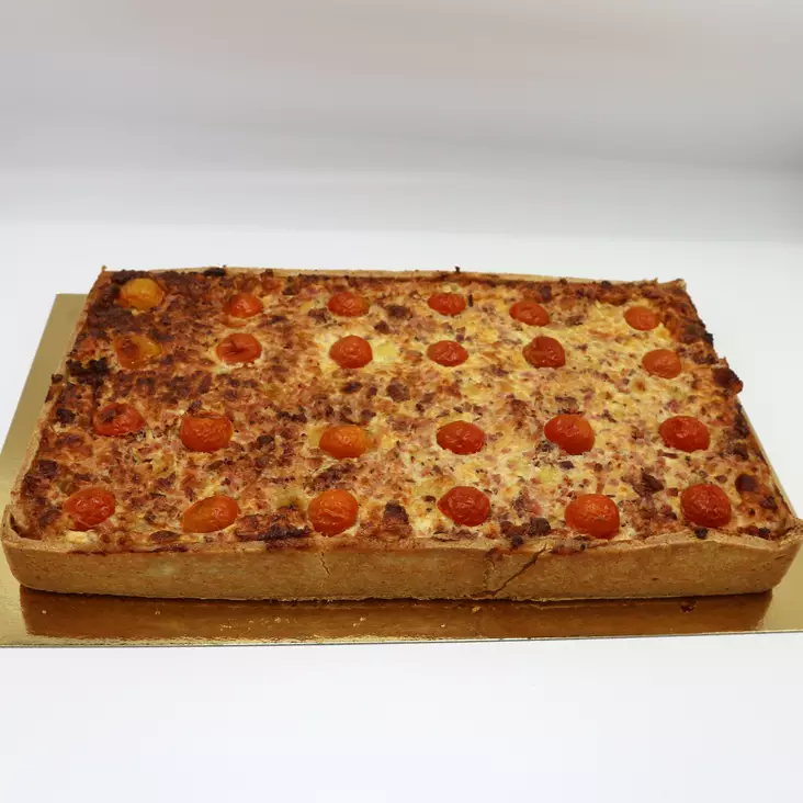 KINKKU-SALAMIPIIRAKKA PIENI PELTI - Pasteijat, Piirakat ja Salaatit - 325 - 1