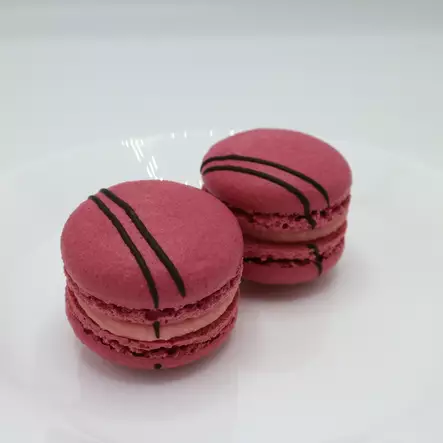 MACARON MANSIKKA - Wienerit, Leivokset ja Piirakkapalat - 916 - 1